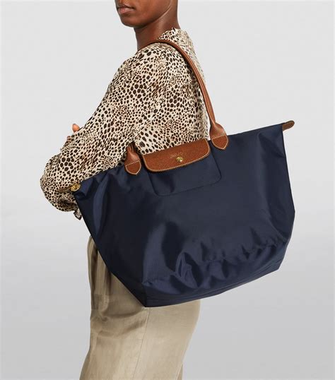 longchamp le pliage shoulder tote.